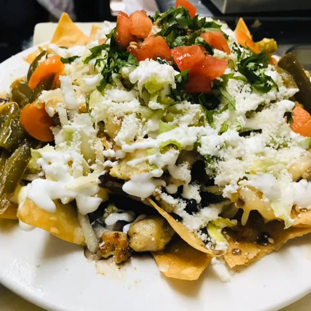 Pollo / Chicken Nacho.