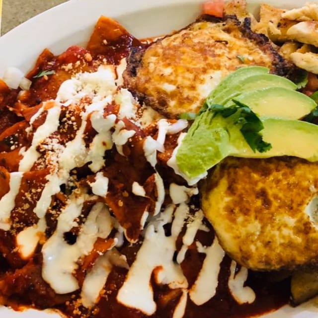 Con Cualquier Carne / with Any Meat Chilaquile.